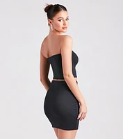 Smooth Silhouette Crop Tube Top