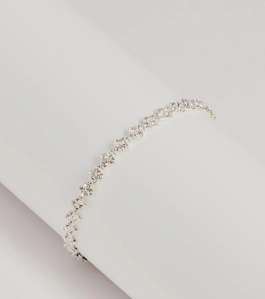 Delicate Luxe Rhinestone Clasp Bracelet