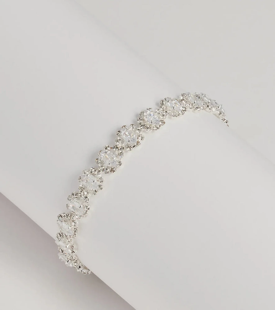 Sweet Luxe Floral Cluster Rhinestone Clasp Bracelet