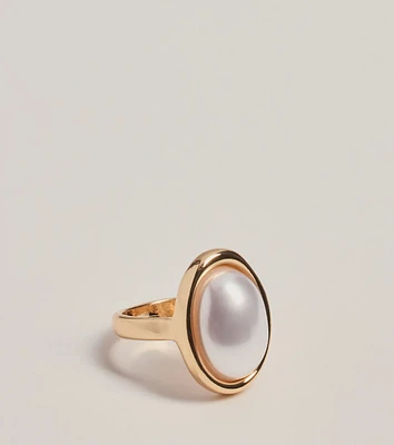 Elegant And Chic Pearl Statement Ring