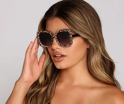 Diva Moment Leopard Print Sunglasses