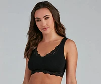 Flirty Lace Trim Scoop Neck Bralette