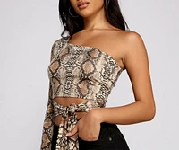 Stylish Queen Snake Print Crop Top