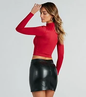 Smooth Silhouette Mock Neck Long Sleeve Crop Top