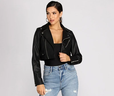 Chic And Cropped Faux Leather Jacket