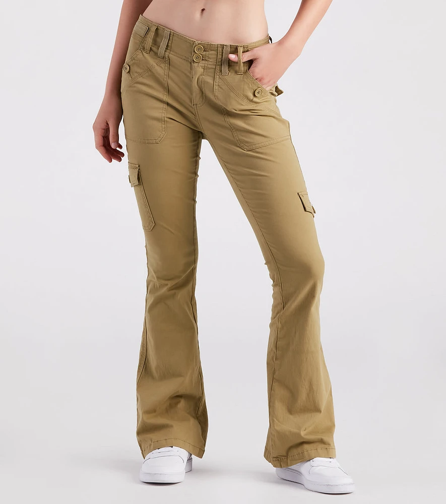 On The Low-Rise Cargo Flare Pants