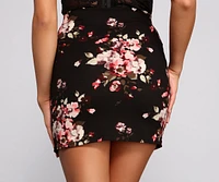 Romantic And Chic Floral Mini Skirt
