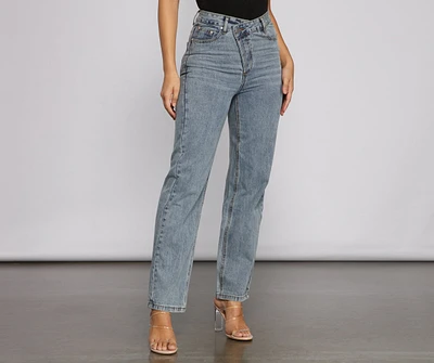 Trendy Asymmetrical High-Rise Boyfriend Jeans