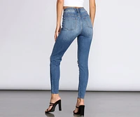 Bella Distressed Super High Rise Jeans