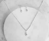 A Drop Of Glam Necklace Set