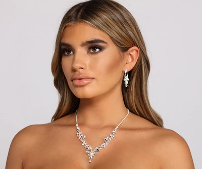 Lookin' Luxe Glamorous Necklace And Earrings Set