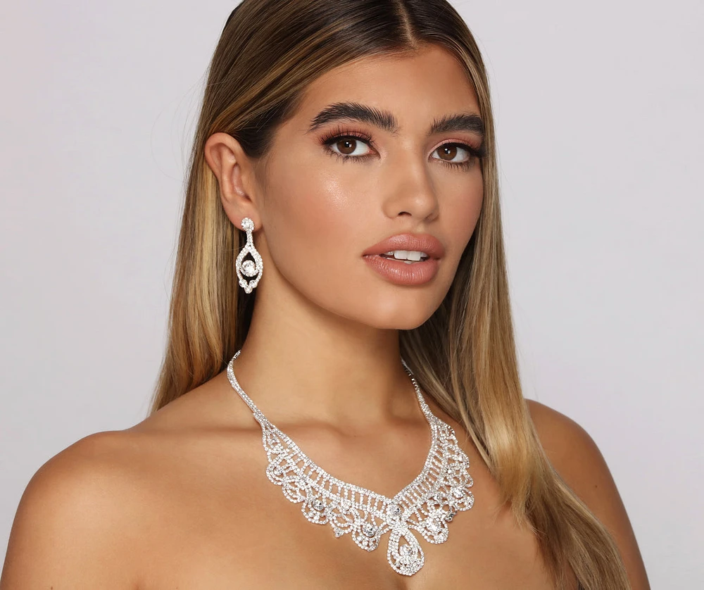 Reign In Luxe Statement Collar And Duster Earrings Set