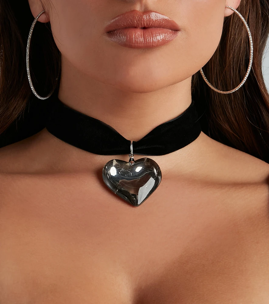 Top Trendsetter Heart Charm Choker Necklace