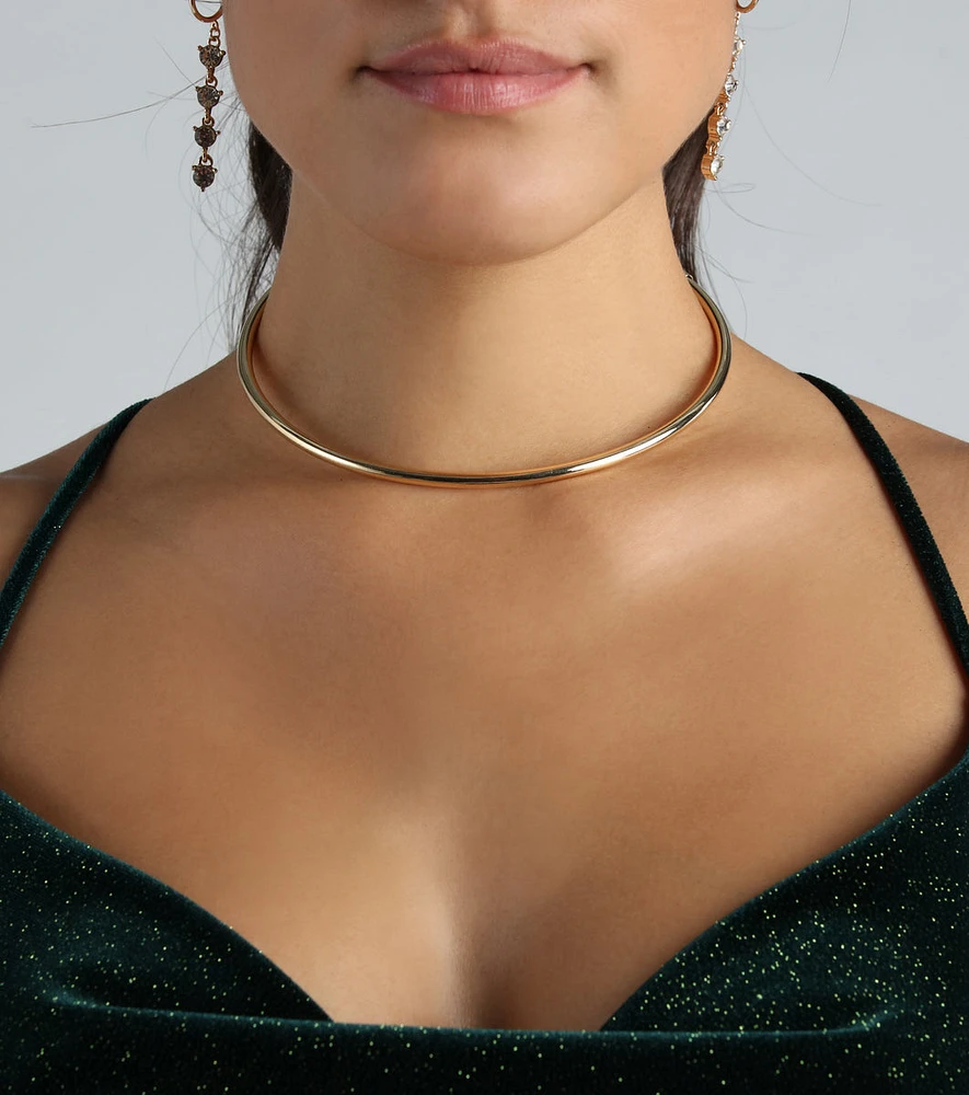 Timeless Chic Curved Collar Necklace