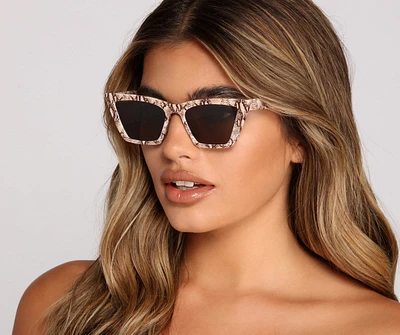 Trendsetting Diva Cat-Eye Sunglasses