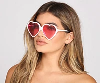 Fab And Trendy Heart-Shaped Sunglasses