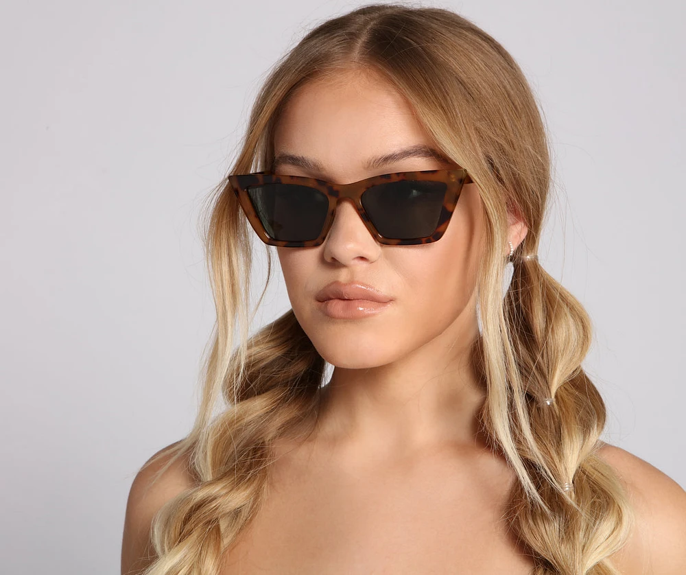 Effortlessly Chic Cat Eye Sunglasses