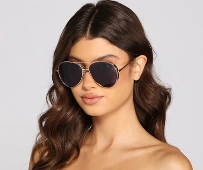 Sleek And Stylish Aviator Sunglasses