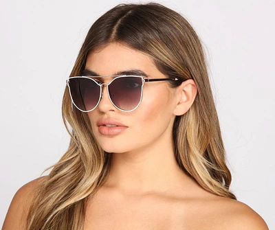 Sleek And Trendy Aviator Sunglasses