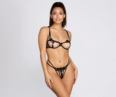 Get Risqué Applique Bra + Panty Set