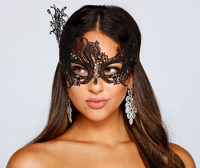 Mysterious Beauty Masquerade Mask