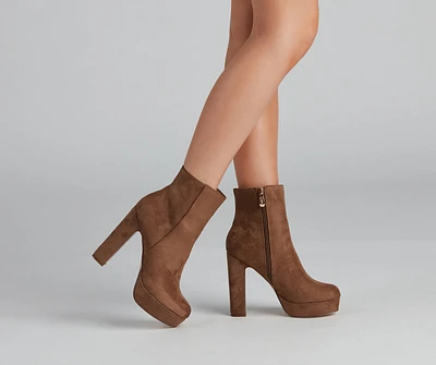 Chic Mood Faux Suede Booties
