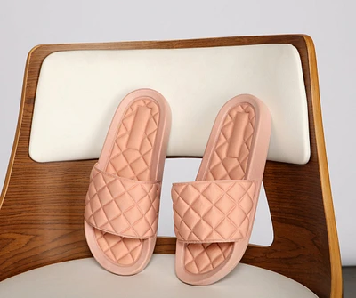 Casual Trendsetter Quilted Slides