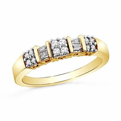 1/4 CT. T.w. Diamond Clover Band in 10K Gold