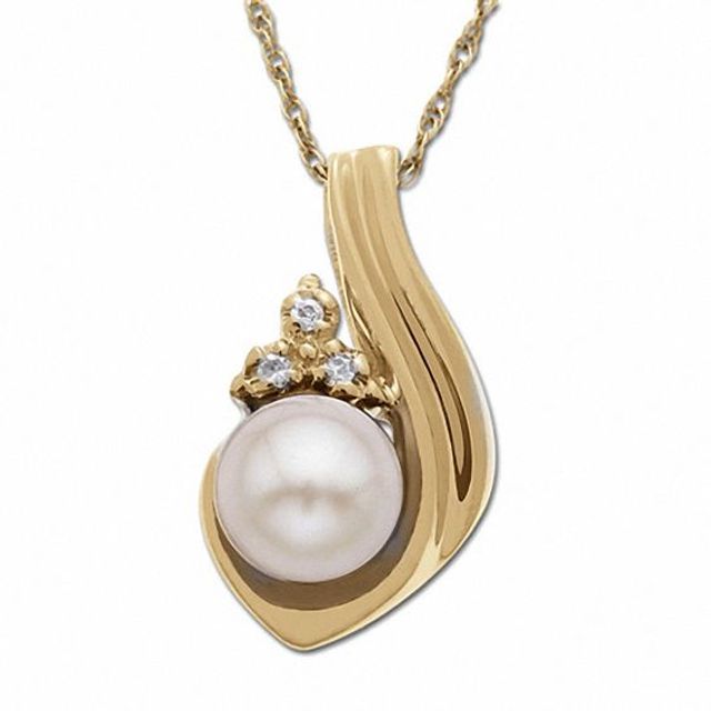 Freshwater Cultured Pearl Pendant in 10K Gold with Diamond Accents