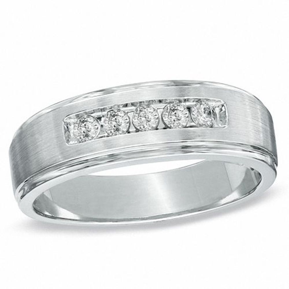 Men's 1/4 CT. T.w. Diamond Five Stone Band in 14K White Gold