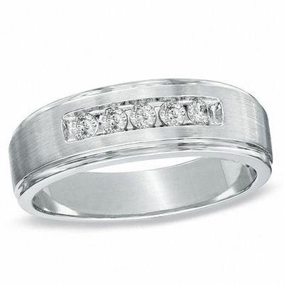 Men's 1/4 CT. T.w. Diamond Five Stone Band in 14K White Gold