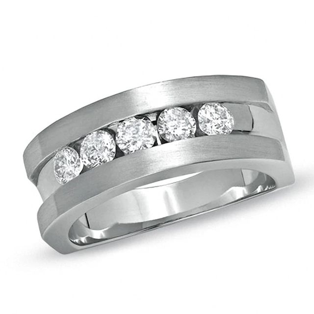 Previously Owned - Men's 1 CT. T.w. Diamond Five Stone Band in 14K White Gold