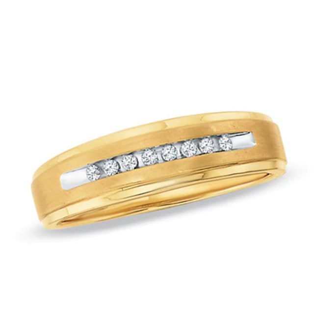 Previously Owned - Men's 1/10 CT. T.w. Diamond Comfort Fit Wedding Band in 10K Gold