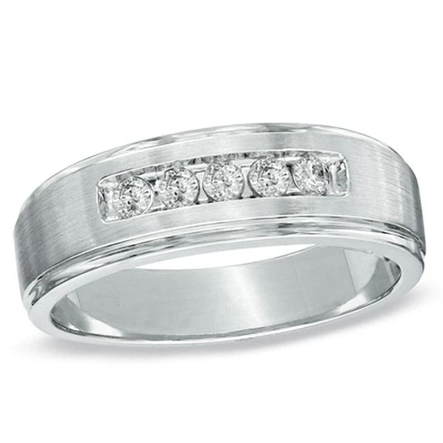 Previously Owned - Men's 1/4 CT. T.w. Diamond Five Stone Band in 14K White Gold