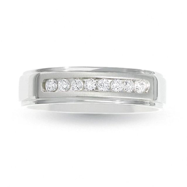 Previously Owned - Men's 1/4 CT. T.w. Diamond Wedding Band in 14K White Gold
