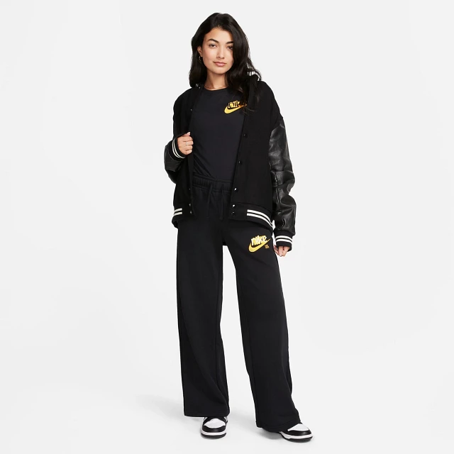 【男女ともに人気のアイテム】Nike Point Logo Sweat Set Up 男女ともに人気のアイテム】Nike Point Logo Sweat Set Up