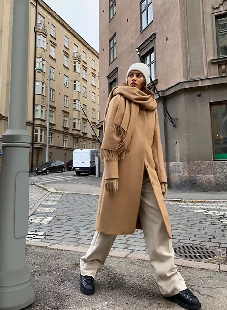 Aritzia cocoon coat hotsell long