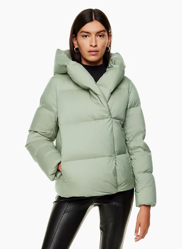 The Duvet Puffer Short | Aritzia CA