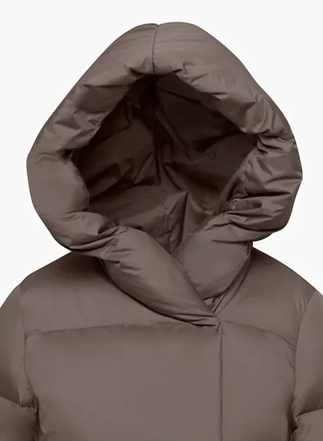 Babaton The Duvet Puffer Short | Mall of America® Babaton The Duvet Puffer Short | Mall of America®