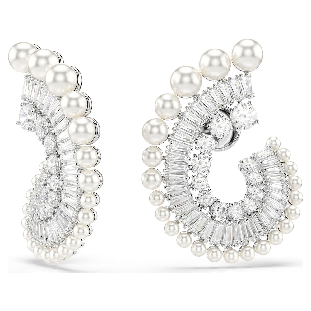 【最終値下げ】Ariana Swarovski ピアス 箱・保証書付き 最終値下げ】Ariana Swarovski ピアス 箱・保証書付き