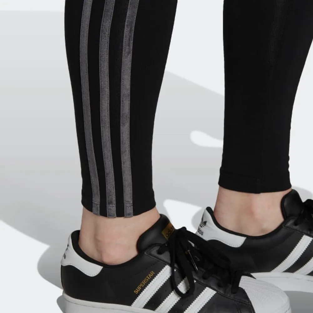 Adidas grises terciopelo sale