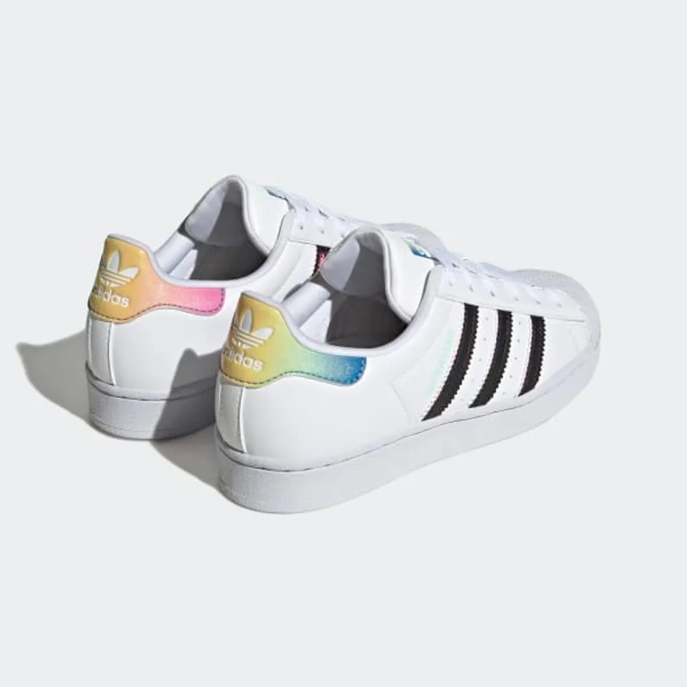 Tênis superstar iridescent deals