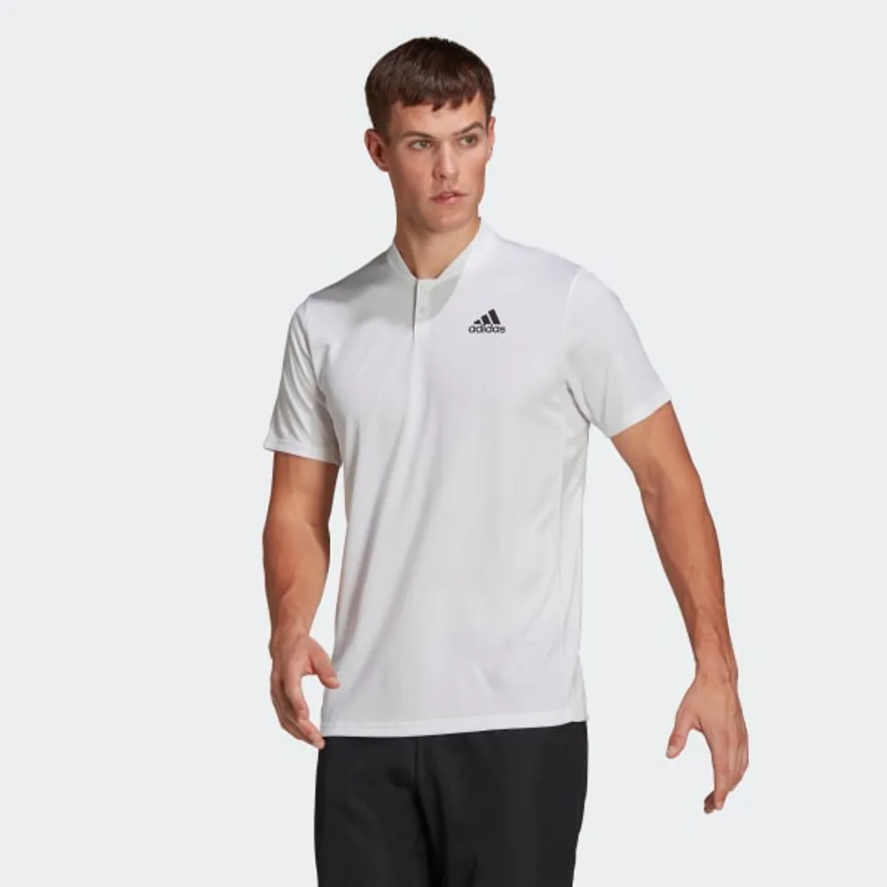 Playera polo con 2025 tenis