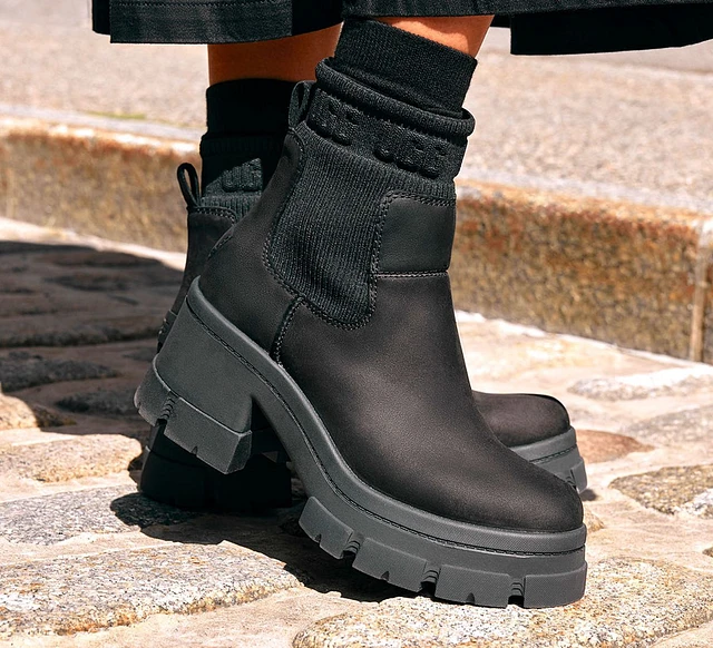 UGG BROOKLYN CHELSEA | Upper Canada Mall