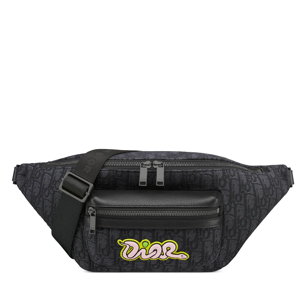 【★国内発送★】DIOR AND KAWS Rider 2.0 ベルトバッグ ポップなロゴ♪】DIOR AND KAWS Rider 2.0 ベルトバッグ
