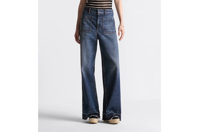 【直営・関税送料込】Dylan flared jeans i CELINE｜JEANS (DYLAN FLARED JEANS IN BLUE ECLIPSE WASH