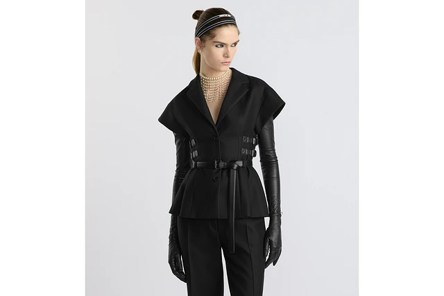 Zara DOUBLE SIDED SHORT BELTED JACKET | Mall of America®