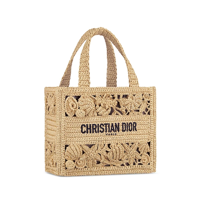 【I I】Dior Book Tote バッグ　スモール➕スカーフ2点 Dior East-West Dior Book Tote with Strap at Mall of America