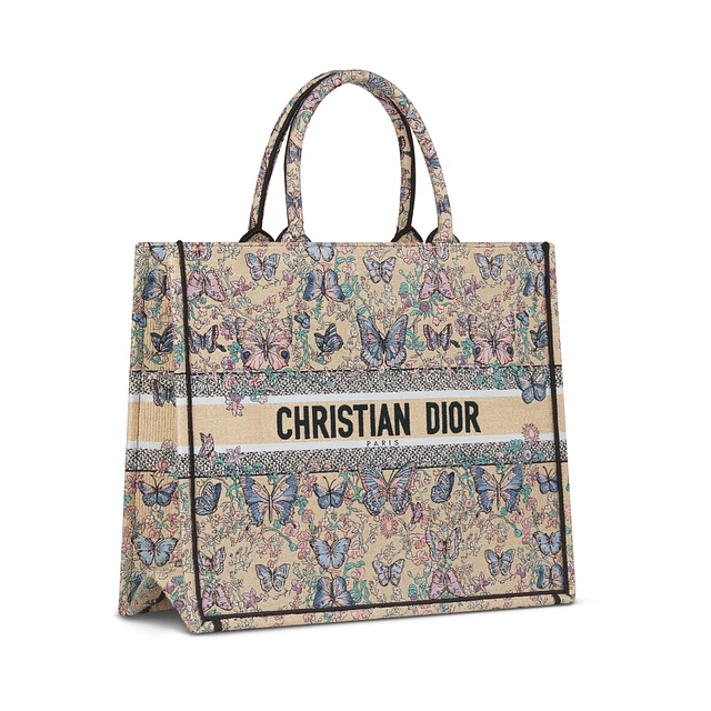 【安心国内発送♪】Dior★East-West Dior Book Tote バッグ Dior East-West Dior Book Tote with Strap at Mall of America
