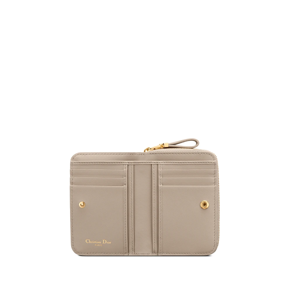 【小ぶりながらたっぷり収納】Dior Caro Scarlet ウォレット 23-24AW♪新色♪収納力】 DIOR CARO ダリアウォレット (Dior